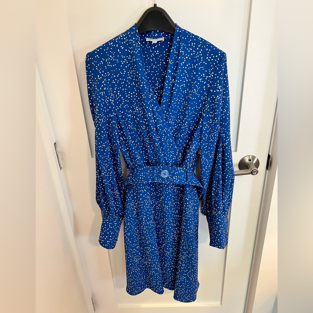 EQUIPMENT size 2 Silk Wrap Dress. Perfection condition. Only worn 2 time.